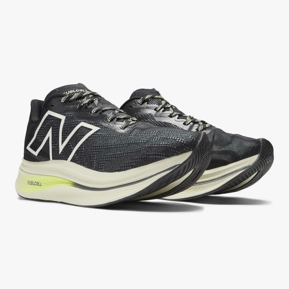 New Balance Women’s Fuel Cell Supercomp Trainer Running Shoes, size 8.5, black